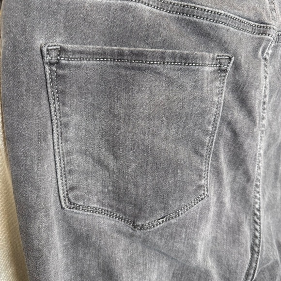 Old Navy Grey Wash Rockstar Skinny High Rise Jeans Sleek Fit Size 14 - Picture 9 of 11